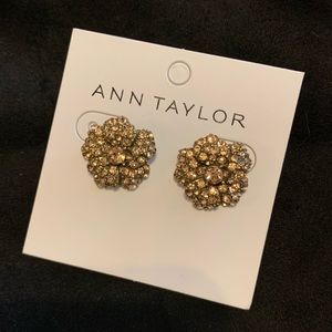 NWT Blush flower crystal studs